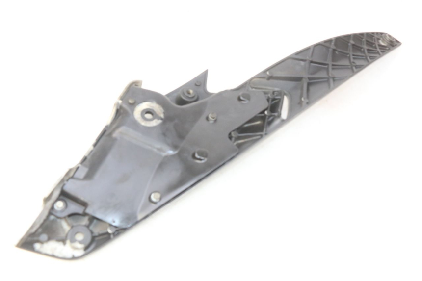 photo de PLATINE CALE PIED ARRIERE DROIT GILERA NEXUS 125 (2009 - 2013)