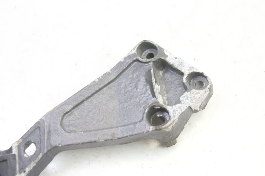 photo de PLATINE CALE PIED ARRIERE DROIT TRIUMPH SPRINT 900 (1995 - 1998)