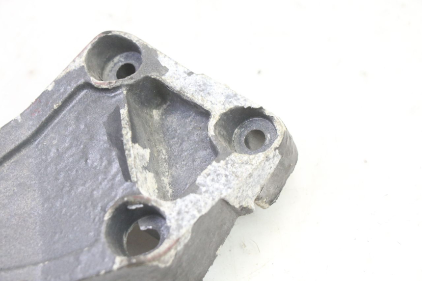 photo de PLATINE CALE PIED ARRIERE DROIT TRIUMPH SPRINT 900 (1995 - 1998)