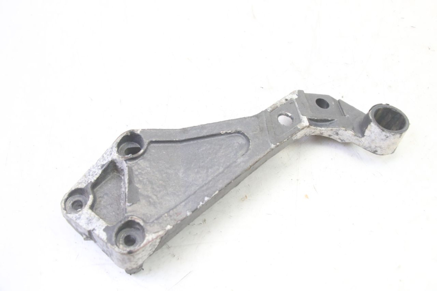 photo de PLATINE CALE PIED ARRIERE DROIT TRIUMPH SPRINT 900 (1995 - 1998)