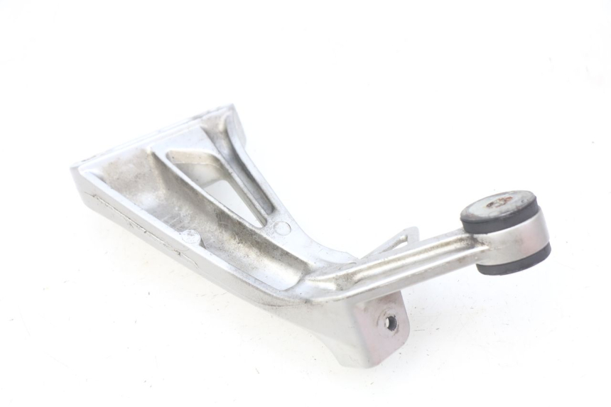 photo de PLATINE CALE PIED ARRIERE DROIT SUZUKI SV N 650 (1999 - 2002)