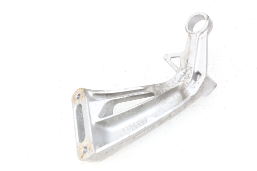 photo de PLATINE CALE PIED ARRIERE DROIT SUZUKI SV S 650 (1999 - 2002)