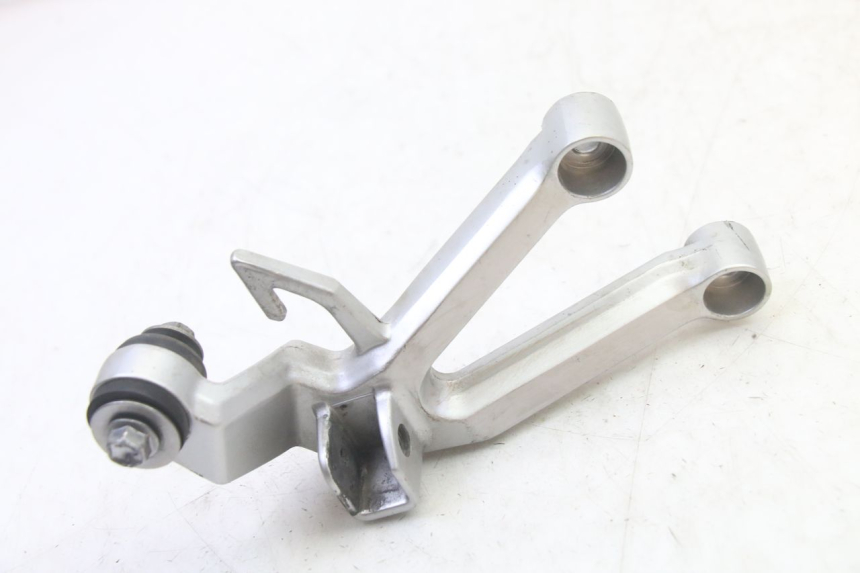 photo de PLATINE CALE PIED ARRIERE DROIT SUZUKI SV S 650 (2003 - 2009)