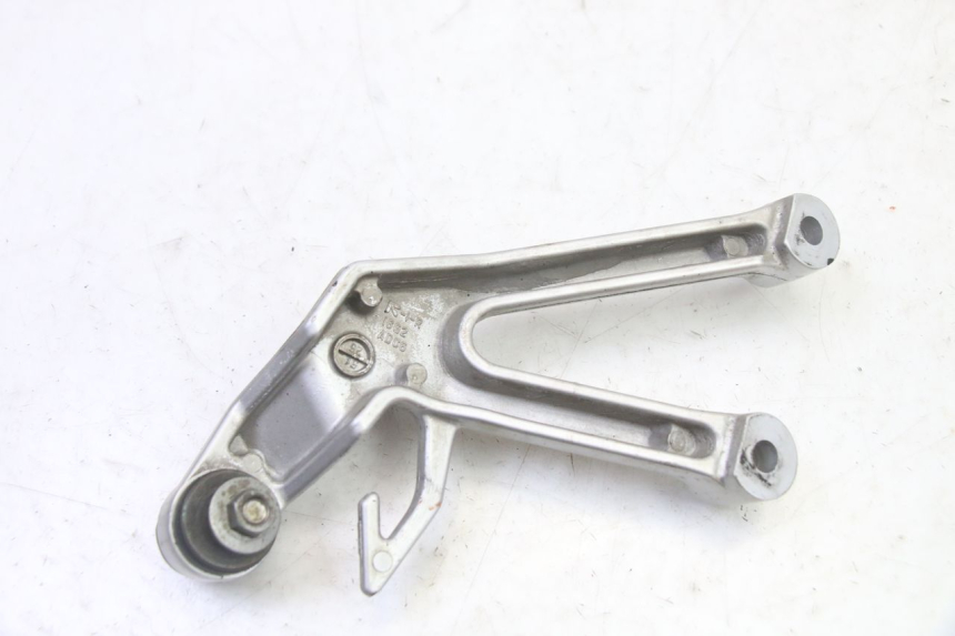 photo de PLATINE CALE PIED ARRIERE DROIT SUZUKI SV S 650 (2003 - 2009)