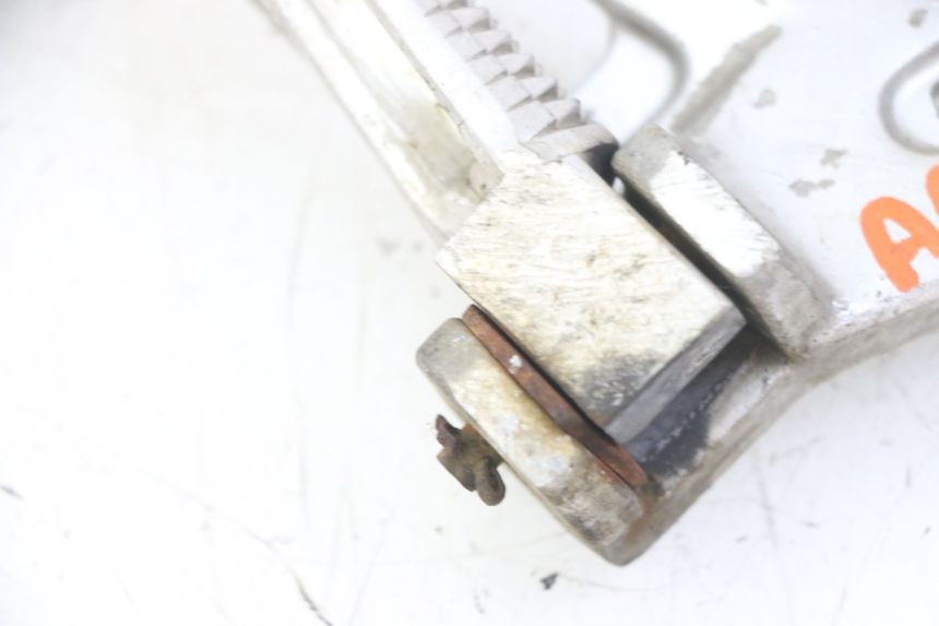 photo de PLATINE CALE PIED ARRIERE DROIT YAMAHA TDR DELTABOX 125 (1993 - 2003)