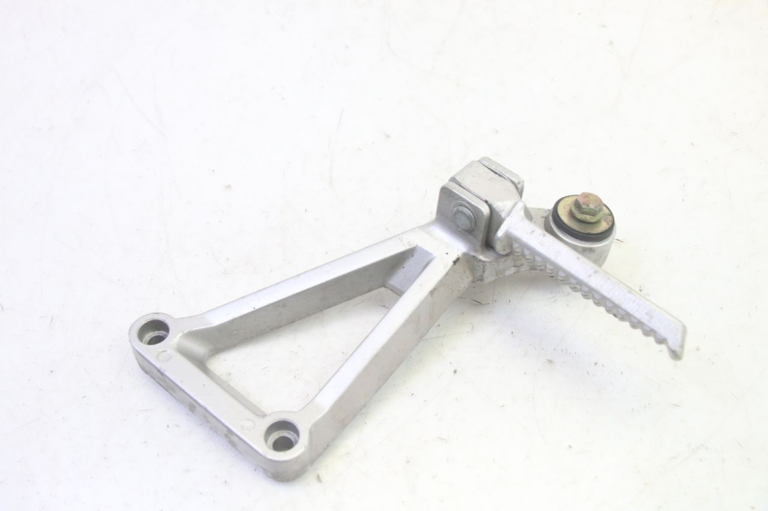 photo de PLATINE CALE PIED ARRIERE DROIT DAELIM VJ ROADWIN FI 125 (2008 - 2017) - Détail de la pièce