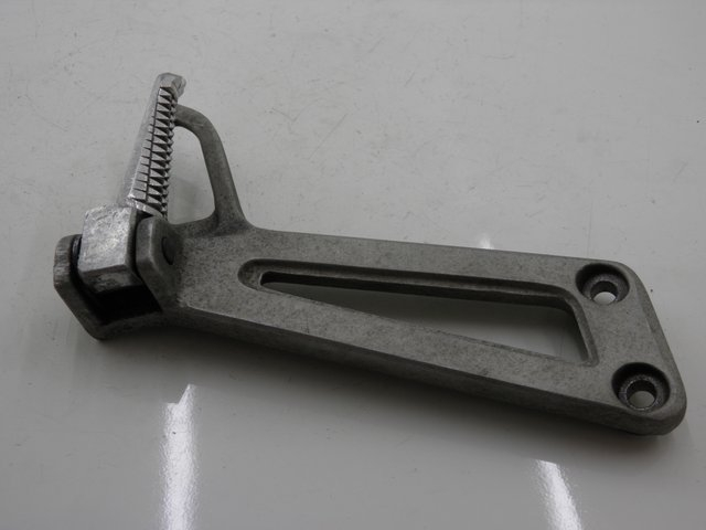 photo de PLATINE CALE PIED ARRIERE DROIT YAMAHA TDR DELTABOX 125 (1993 - 2003)