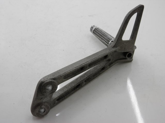 photo de PLATINE CALE PIED ARRIERE DROIT YAMAHA TDR DELTABOX 125 (1993 - 2003)