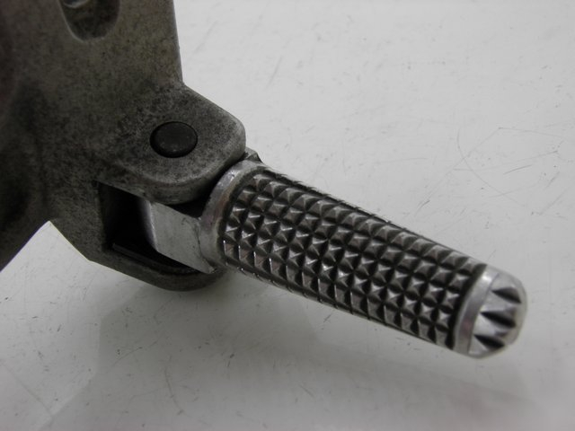 photo de PLATINE CALE PIED ARRIERE DROIT YAMAHA TDR DELTABOX 125 (1993 - 2003)