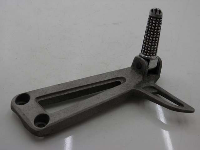 photo de PLATINE CALE PIED ARRIERE DROIT YAMAHA TDR DELTABOX 125 (1993 - 2003)