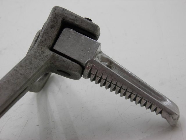 photo de PLATINE CALE PIED ARRIERE DROIT YAMAHA TDR DELTABOX 125 (1993 - 2003)