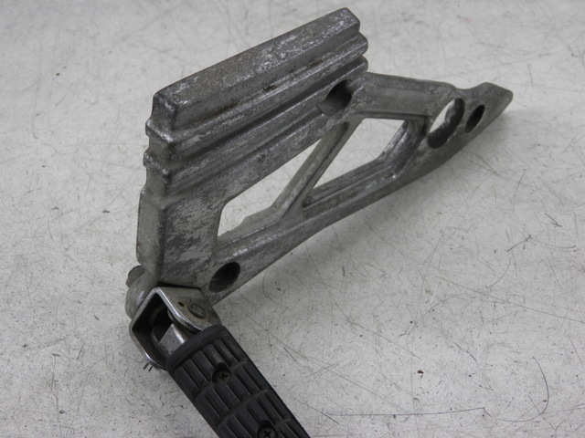 photo de PLATINE CALE PIED ARRIERE DROIT YAMAHA XJ F 900 (1983 - 1994)