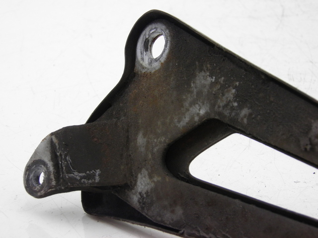 photo de PLATINE CALE PIED ARRIERE DROIT YAMAHA YBR 125 (2004 - 2006)