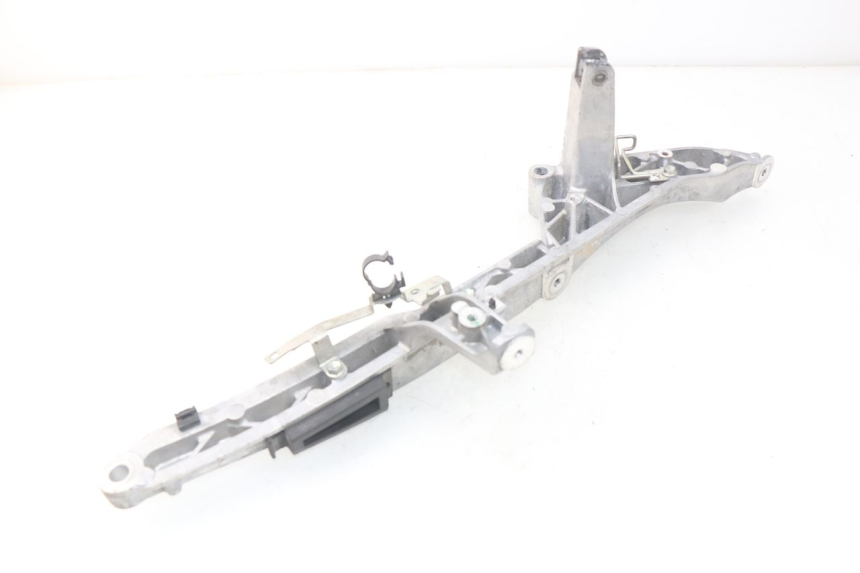 photo de PLATINE CALE PIED ARRIERE DROIT YAMAHA YP T-MAX TMAX 530 (2017 - 2020)