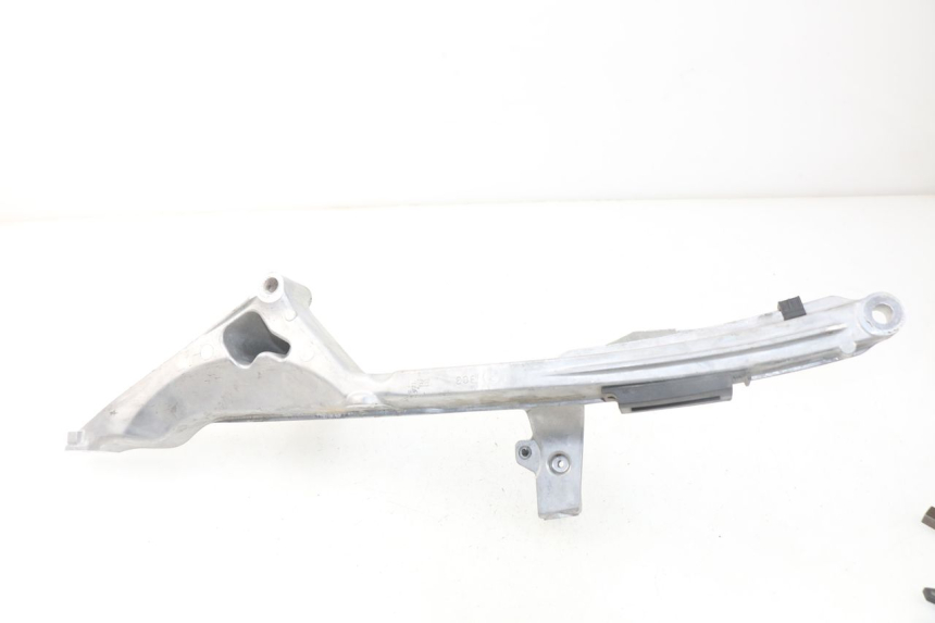 photo de PLATINE CALE PIED ARRIERE DROIT YAMAHA YP T-MAX TMAX 530 (2017 - 2020)