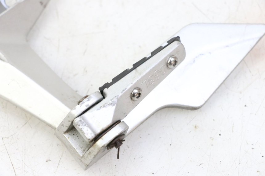 photo de PLATINE CALE PIED ARRIERE GAUCHE STAHO FH 50 (2018 - 2019)