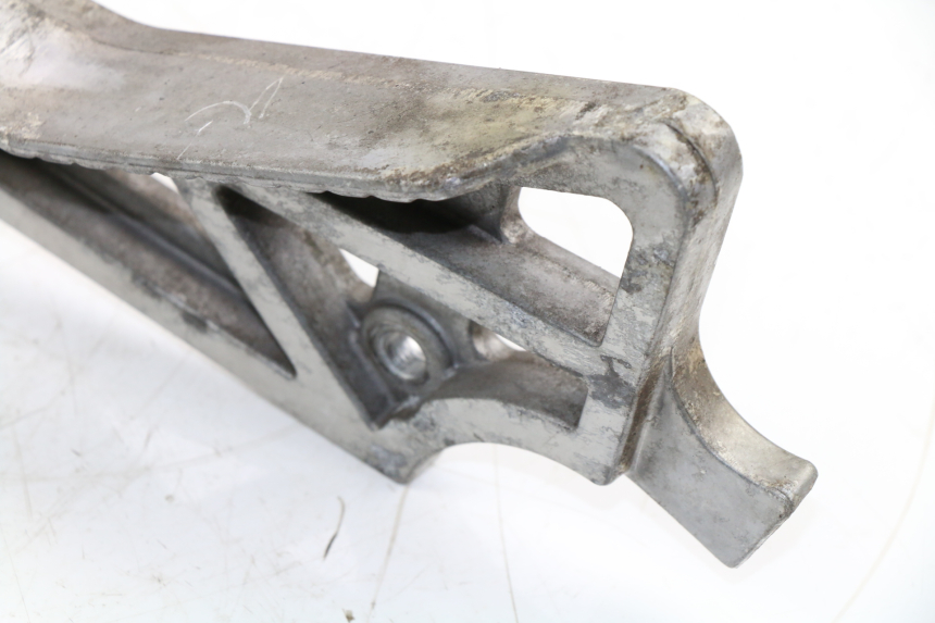 photo de PLATINE CALE PIED ARRIERE GAUCHE YAMAHA FZX FAZER 750 (1987 - 1998)
