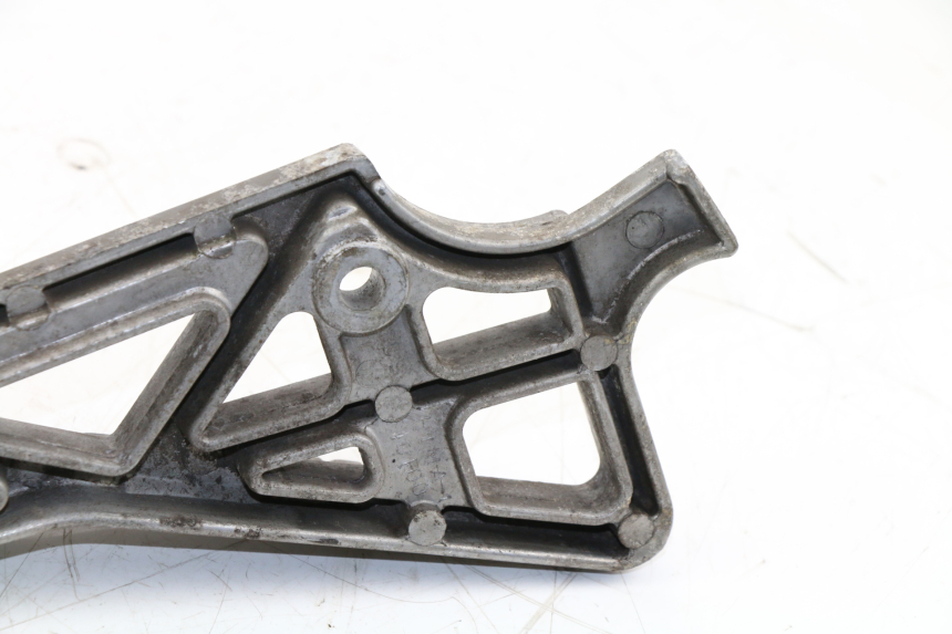 photo de PLATINE CALE PIED ARRIERE GAUCHE YAMAHA FZX FAZER 750 (1987 - 1998)
