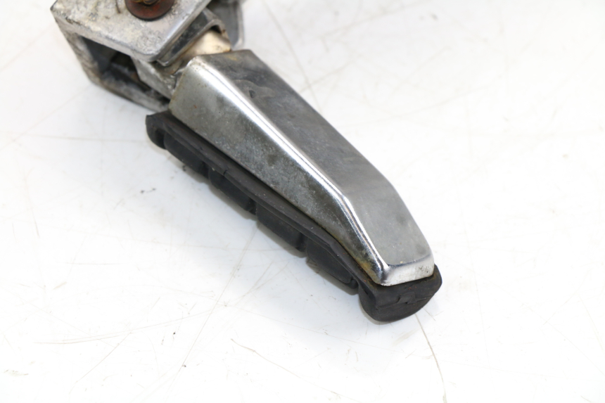 photo de PLATINE CALE PIED ARRIERE GAUCHE YAMAHA FZX FAZER 750 (1987 - 1998)