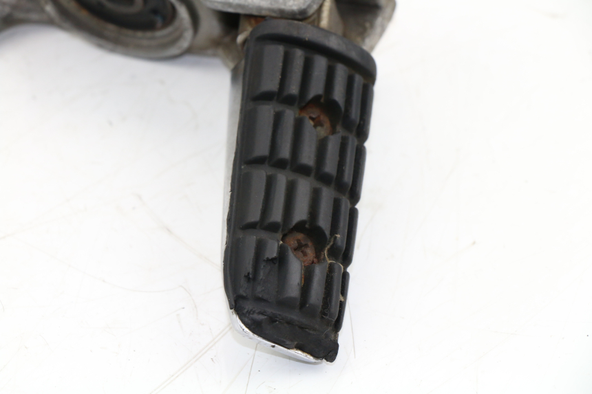 photo de PLATINE CALE PIED ARRIERE GAUCHE YAMAHA FZX FAZER 750 (1987 - 1998)
