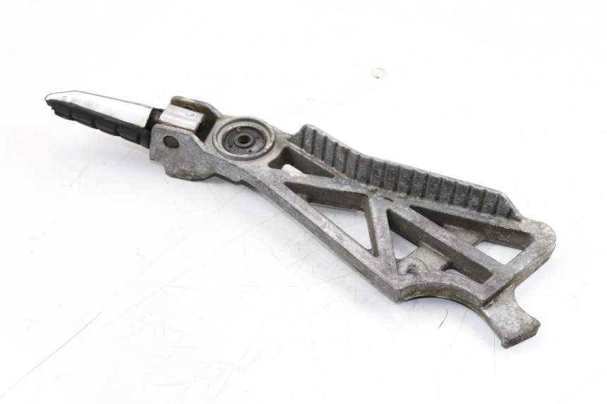 photo de PLATINE CALE PIED ARRIERE GAUCHE YAMAHA FZX FAZER 750 (1987 - 1998)