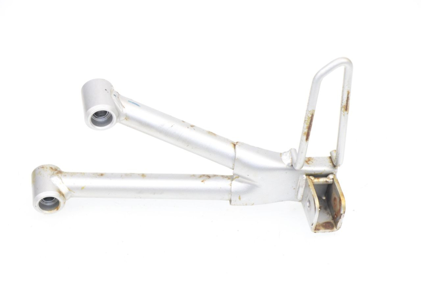 photo de PLATINE CALE PIED ARRIERE GAUCHE SUZUKI GSF S BANDIT 600 (2000 - 2004)