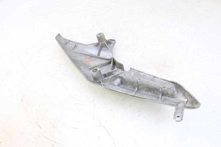 photo de PLATINE CALE PIED ARRIERE GAUCHE JM MOTORS GTS 125 (2015 - 2019) - État de surface