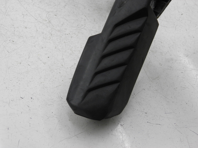 photo de PLATINE CALE PIED ARRIERE GAUCHE HONDA FES S-WING SWING ABS 125 (2007 - 2015) - Vue produit