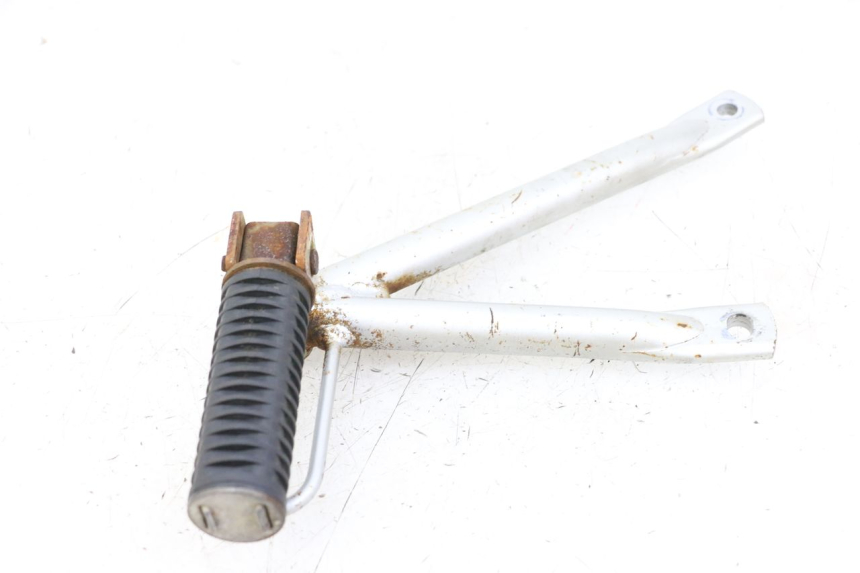 photo de PLATINE CALE PIED ARRIERE GAUCHE KYMCO STRYKER OFF ROAD 125 (1999 - 2005)