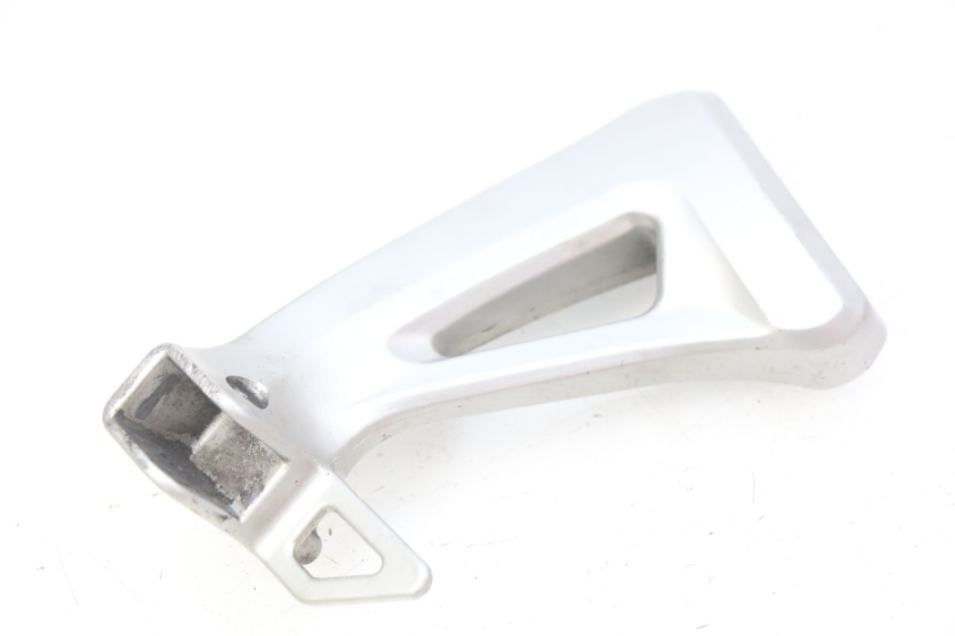 photo de PLATINE CALE PIED ARRIERE GAUCHE SUZUKI SV N 650 (1999 - 2002)