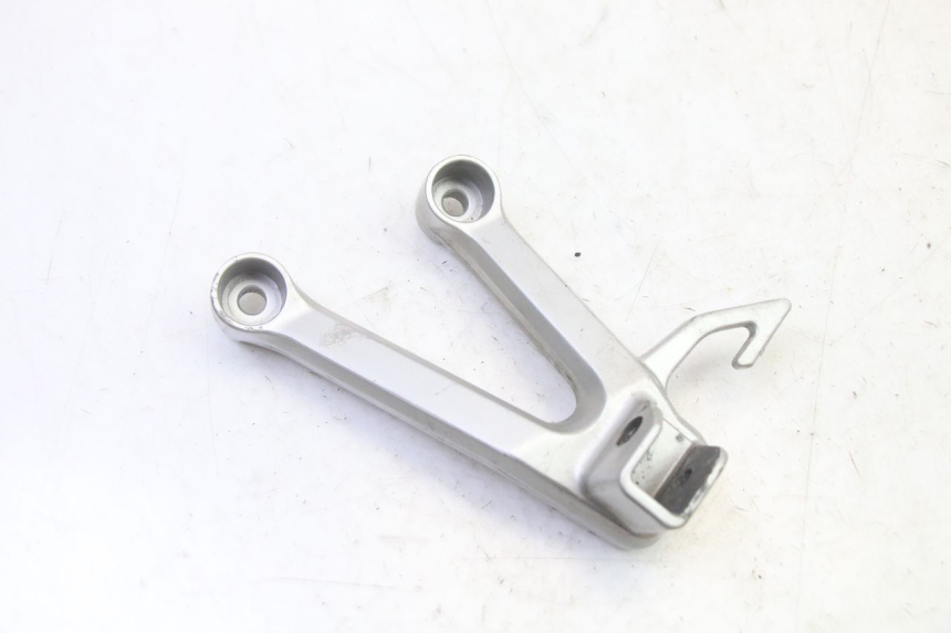 photo de PLATINE CALE PIED ARRIERE GAUCHE SUZUKI SV S 650 (2003 - 2009)