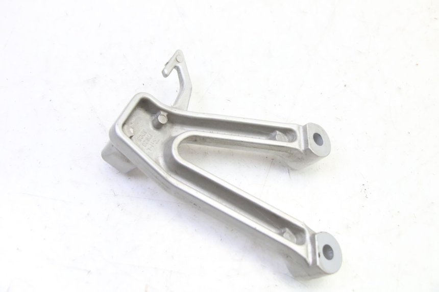 photo de PLATINE CALE PIED ARRIERE GAUCHE SUZUKI SV S 650 (2003 - 2009)