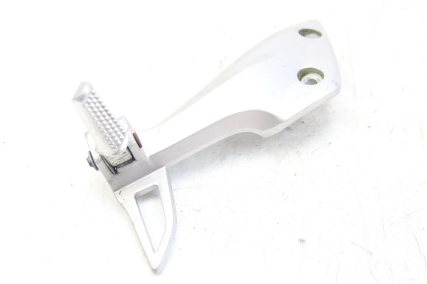 photo de PLATINE CALE PIED ARRIERE GAUCHE HONDA VISION NSC R 50 (2013 - 2015)