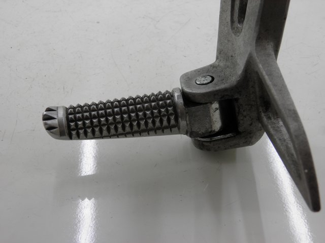 photo de PLATINE CALE PIED ARRIERE GAUCHE YAMAHA TDR DELTABOX 125 (1993 - 2003)