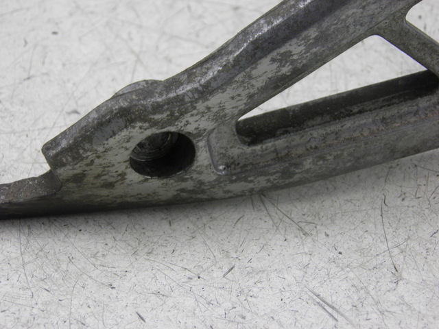 photo de PLATINE CALE PIED ARRIERE GAUCHE YAMAHA XJ F 900 (1983 - 1994)