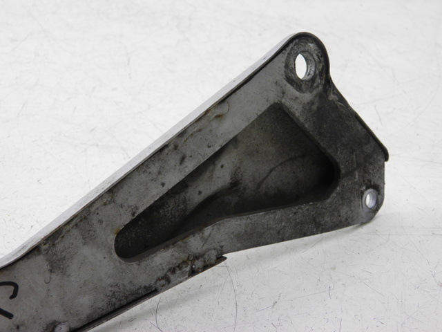 photo de PLATINE CALE PIED ARRIERE GAUCHE YAMAHA YBR CUSTOM 125 (2008 - 2010) - Zoom état d’usage