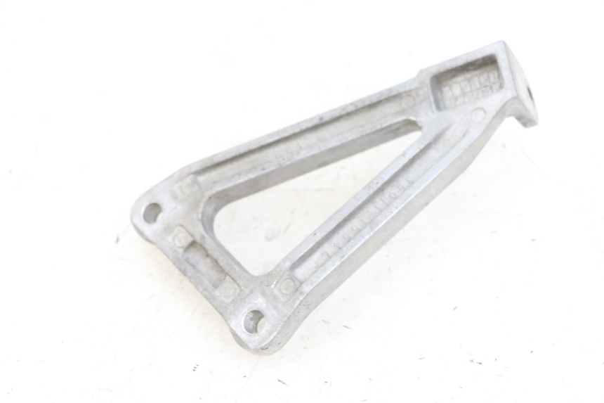 photo de PLATINE CALE PIED ARRIERE GAUCHE KAWASAKI ZR 7 750 (1999 - 2001) - Autre angle de vue