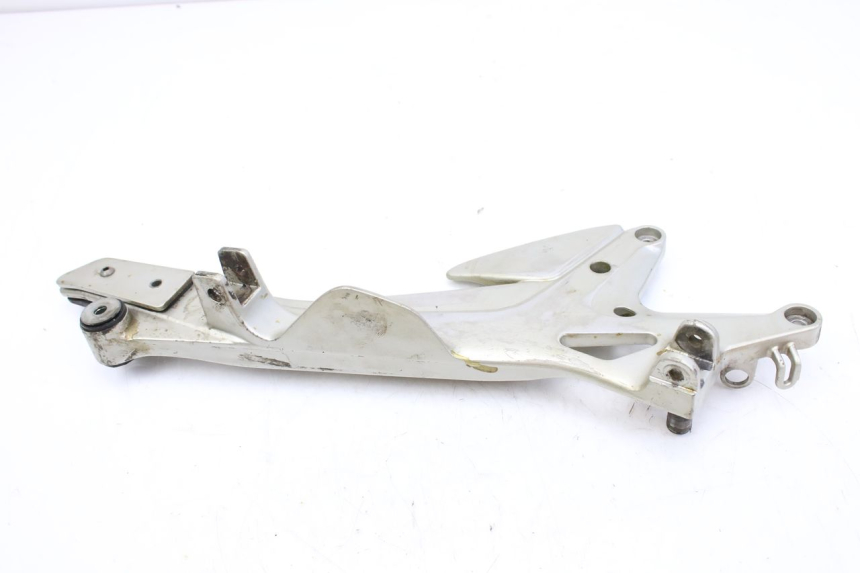 photo de PLATINE CALE PIED AVANT DROIT HONDA CBF 500 (2004 - 2007)