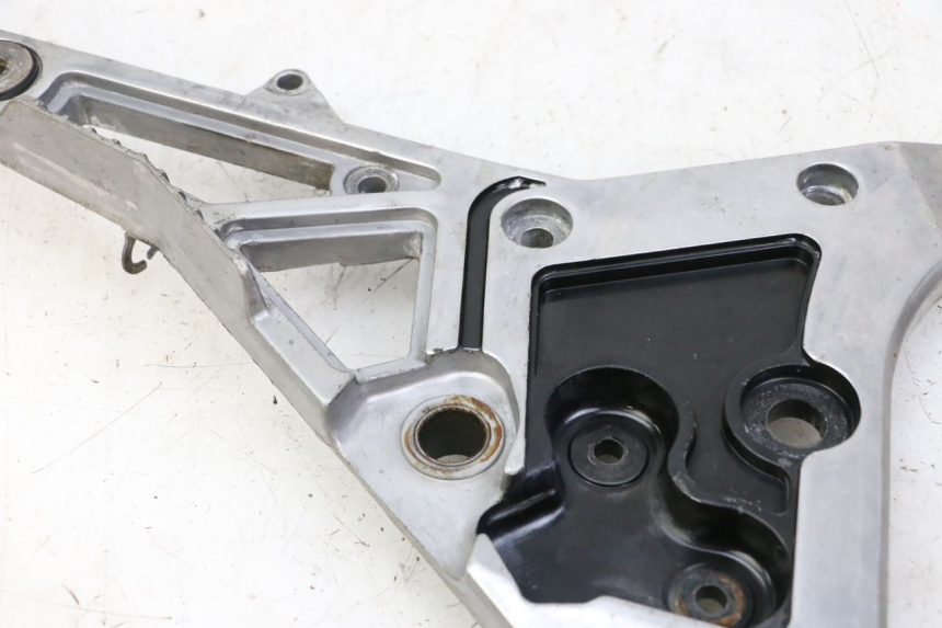 photo de PLATINE CALE PIED AVANT DROIT YAMAHA FJ 36Y 1100 (1984 - 1985)