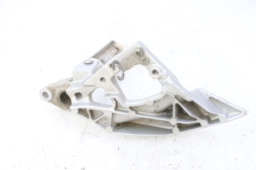 photo de PLATINE CALE PIED AVANT DROIT YAMAHA FJR ABS 1300 (2016 - 2020)