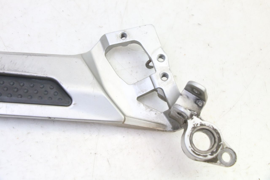 photo de PLATINE CALE PIED AVANT DROIT YAMAHA FJR ABS 1300 (2006 - 2012)
