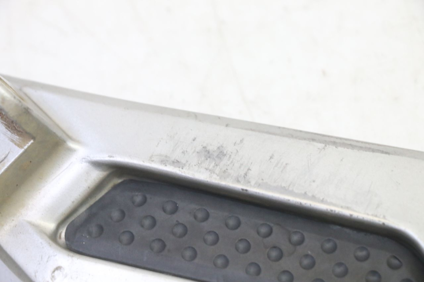 photo de PLATINE CALE PIED AVANT DROIT YAMAHA FJR ABS 1300 (2006 - 2012)
