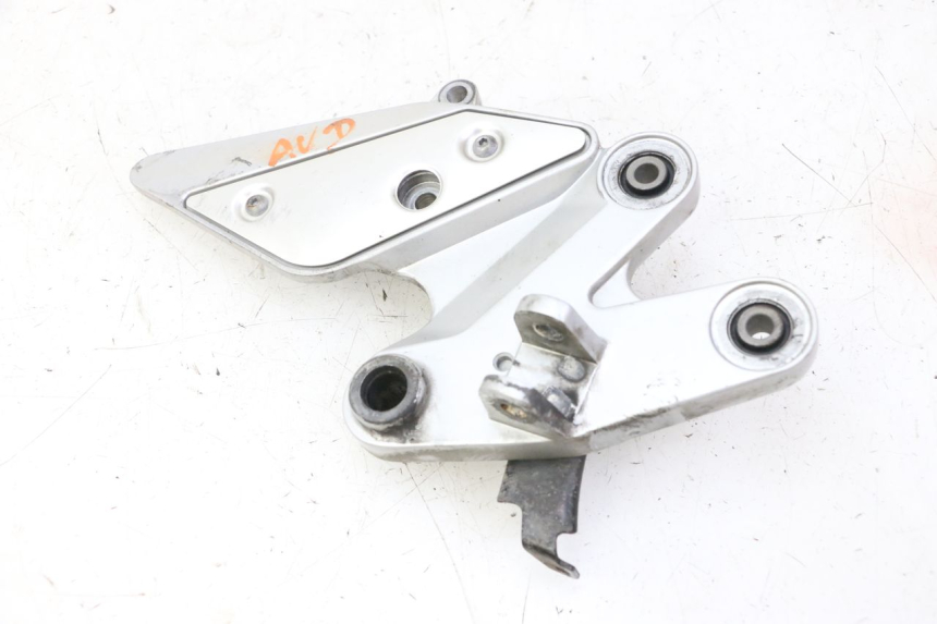 photo de PLATINE CALE PIED AVANT DROIT YAMAHA FZ6 FAZER S2 600 (2007 - 2011)