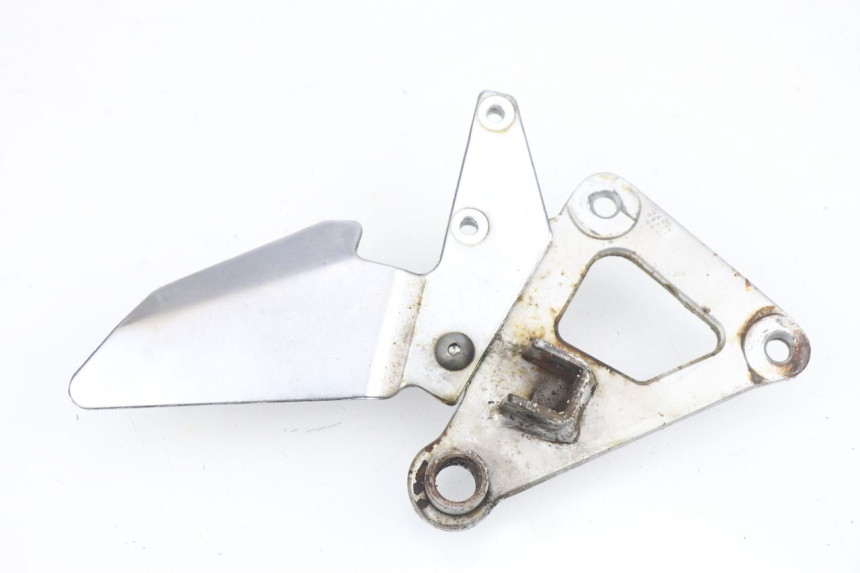 photo de PLATINE CALE PIED AVANT DROIT SUZUKI GS GSE 500 (2001 - 2003)