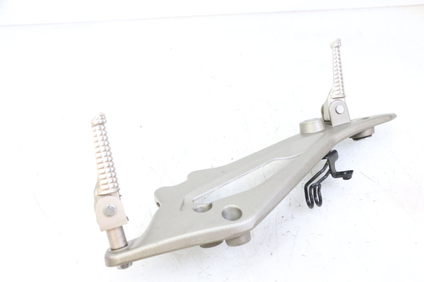 photo de PLATINE CALE PIED AVANT DROIT KIDEN KD125-G 125 (2018 - 2022)