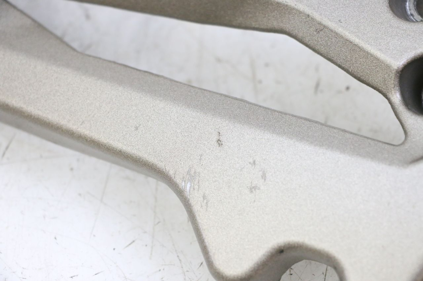 photo de PLATINE CALE PIED AVANT DROIT KIDEN KD125-G 125 (2018 - 2022)