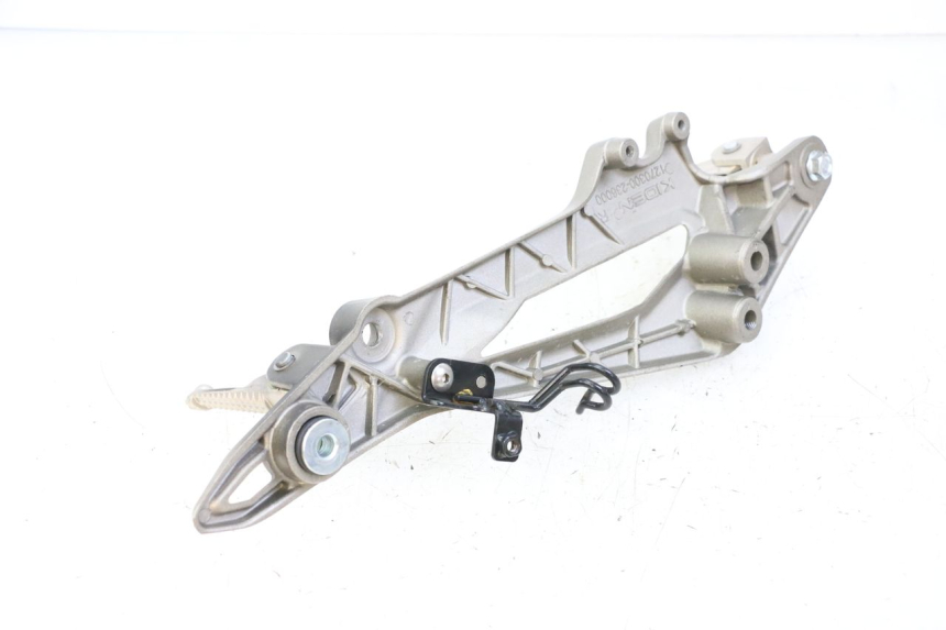 photo de PLATINE CALE PIED AVANT DROIT KIDEN KD125-G 125 (2018 - 2022)