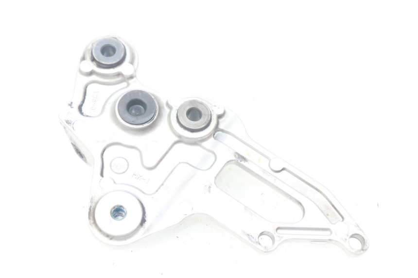 photo de PLATINE CALE PIED AVANT DROIT YAMAHA MT-07 MT07 ABS 700 (2014 - 2017)