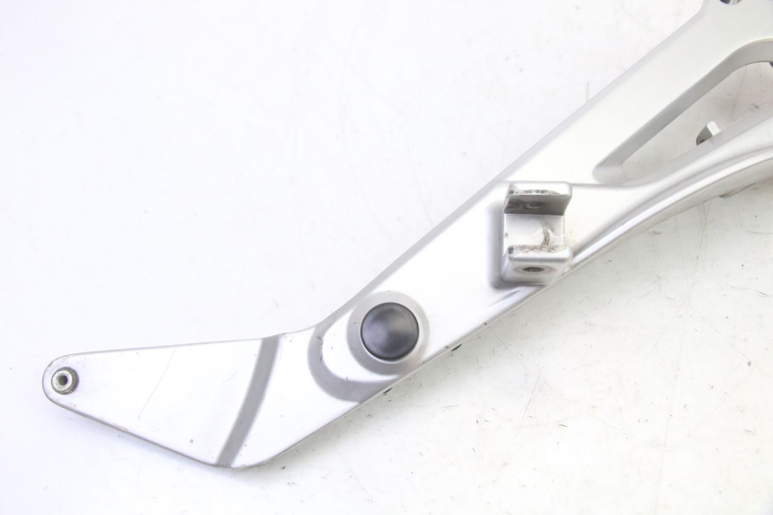 photo de PLATINE CALE PIED AVANT DROIT HONDA NTV DEAUVILLE 650 (2001 - 2006)