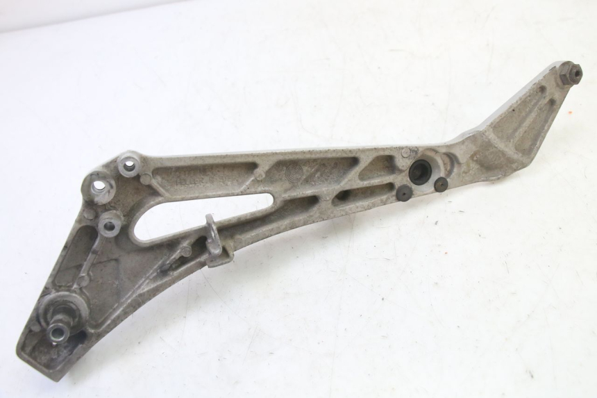 photo de PLATINE CALE PIED AVANT DROIT HONDA NTV DEAUVILLE 650 (2001 - 2006)